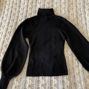 NWT Women’s black cropped turtleneck